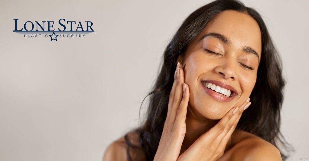 Woman with glowing skin highlighting the benefits of vitamin C for skin (model)