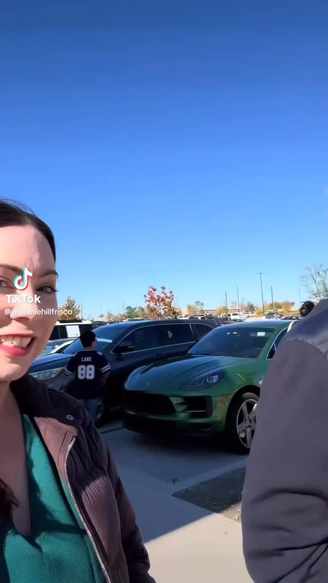 Perfect Sunday! @lalalandkindcafe for avocado toast, Christmas tree trimming, and halibut dinner by Ms. Frisco.